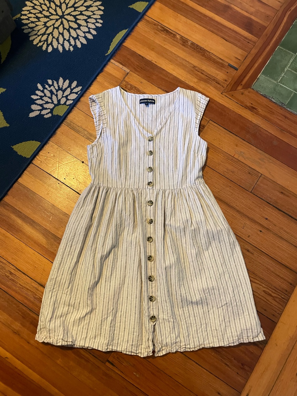 Princess Highway Sleeveless Button-Front Midi Dress in White and Blue
